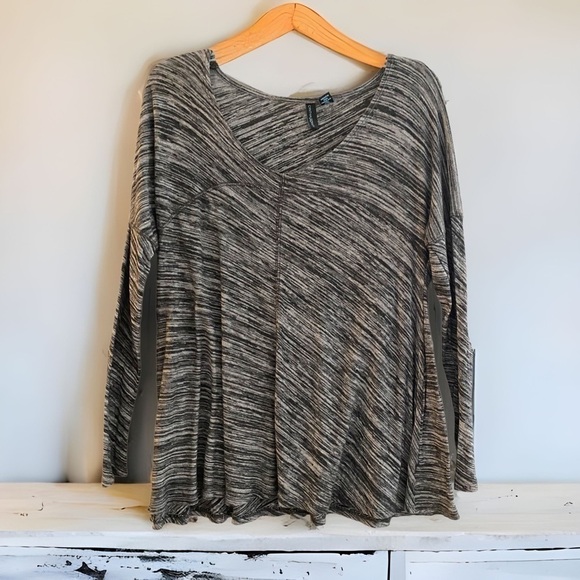 Cynthia Rowley Tops - 🍄Nice loose fit shirt